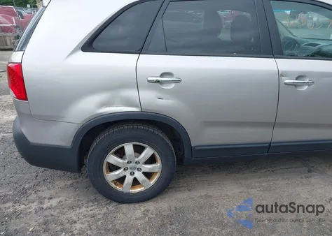 2013 Kia Sorento Lx z USA, uszkodzony, nr VIN 5XYKTCA67DG422416